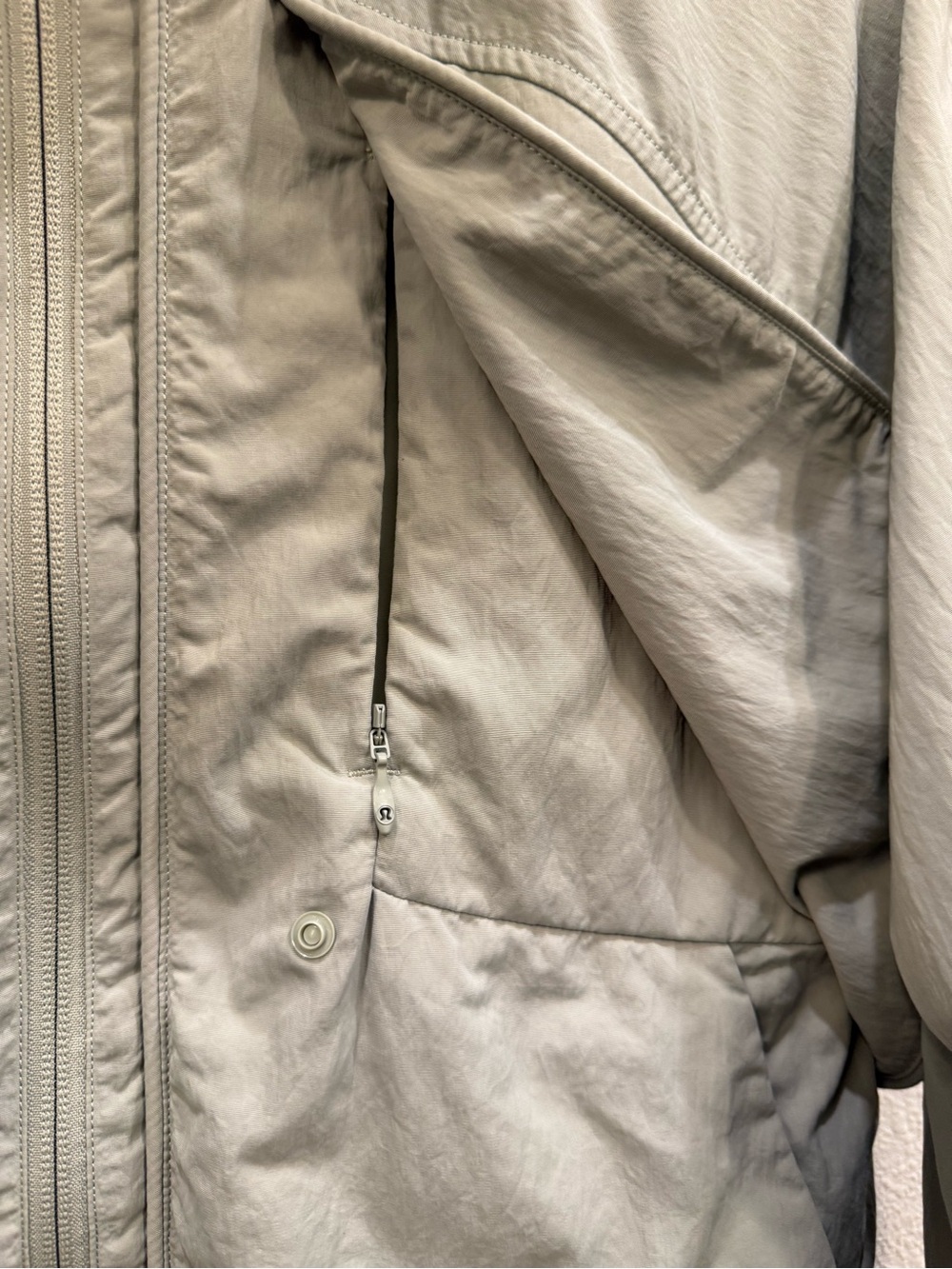 lululemon athletica Light Sage Green Packable Jacket - Picture 3 of 6